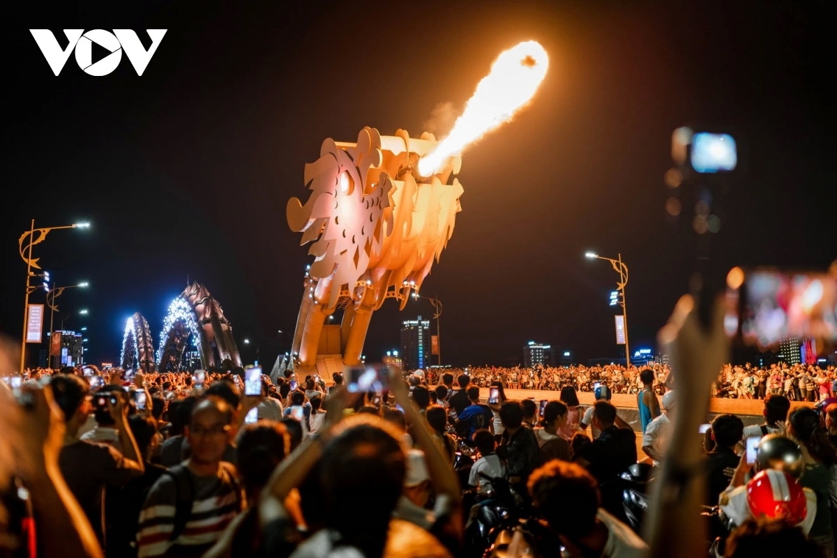 Đà Nẵng tổ chức phun nước, phun lửa cầu Rồng và quay nhịp cầu sông Hàn phục vụ Tết